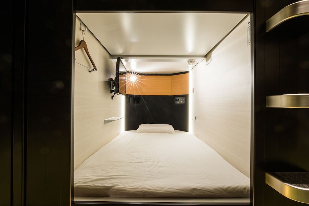 COMFORT CAPSULE HOTEL GLANSIT AKIHABARA 東京