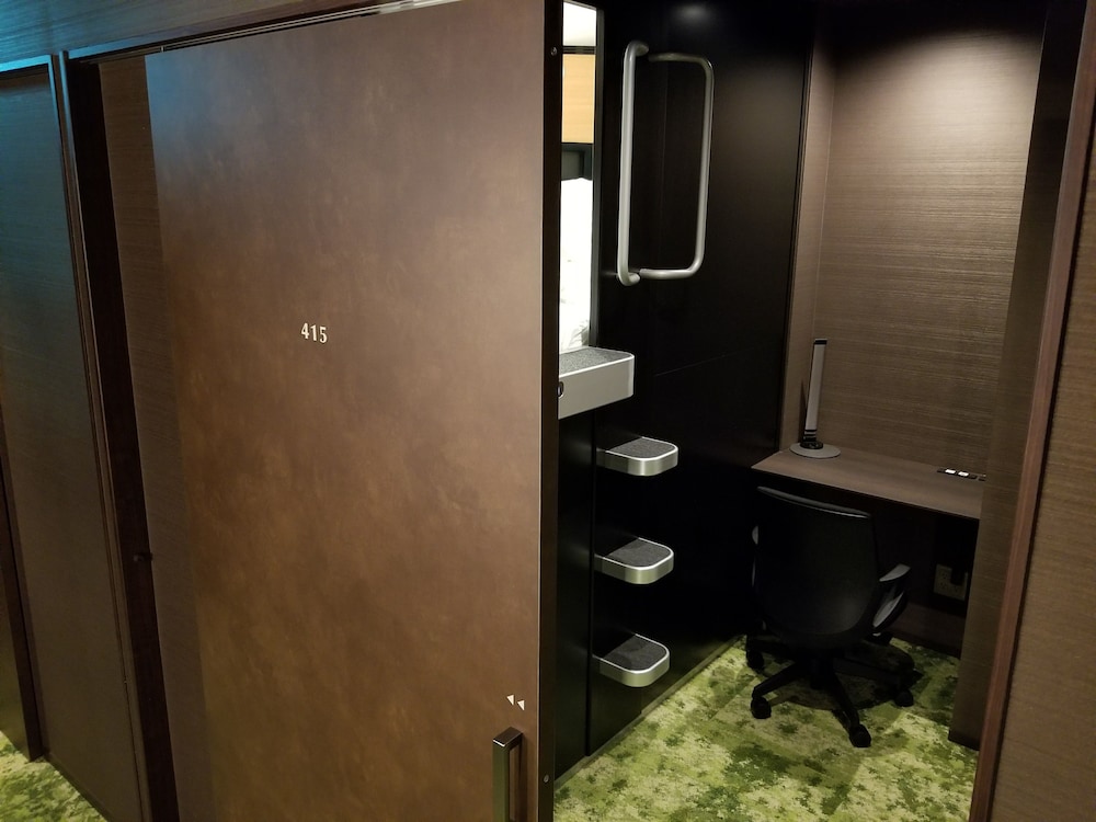 COMFORT CAPSULE HOTEL GLANSIT AKIHABARA 東京