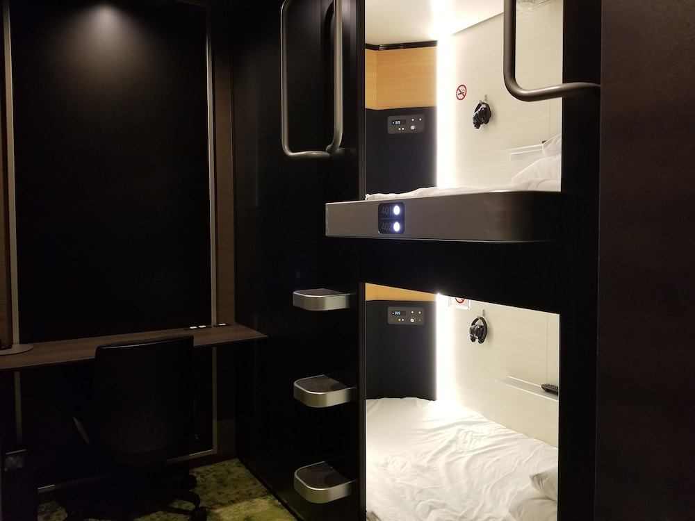 COMFORT CAPSULE HOTEL GLANSIT AKIHABARA 東京