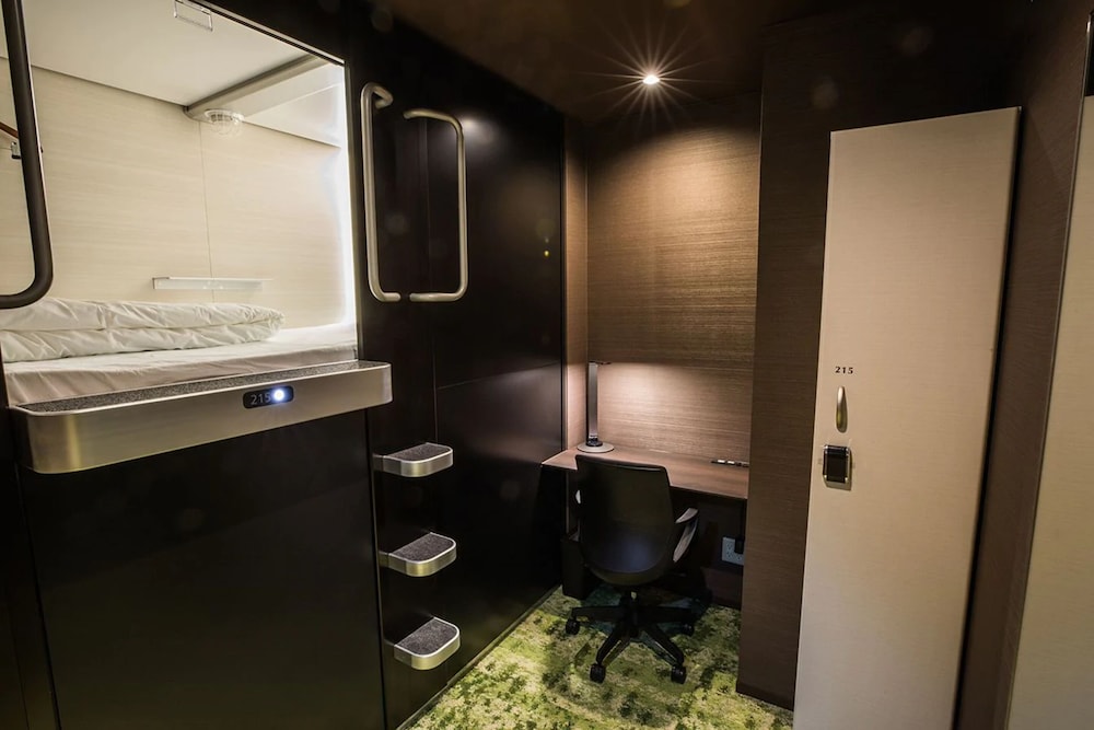 COMFORT CAPSULE HOTEL GLANSIT AKIHABARA 東京
