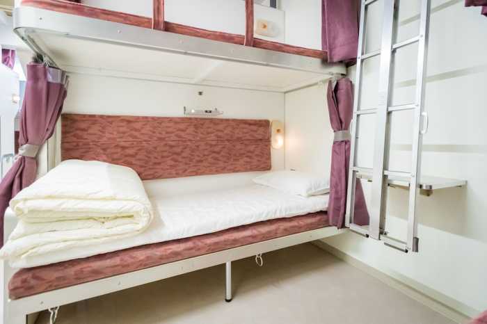 TRAIN HOSTEL 北斗星 東京