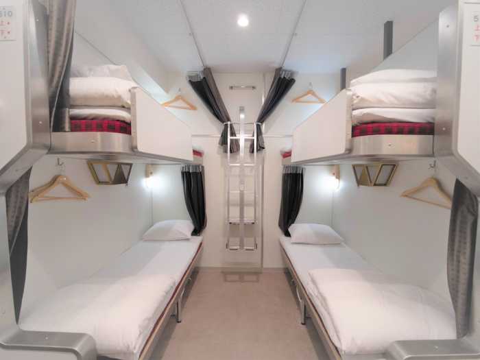 TRAIN HOSTEL 北斗星 東京