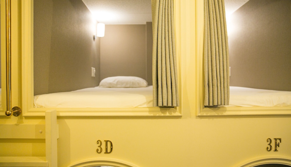 THE WARDROBE HOSTEL ROPPONGI 東京
