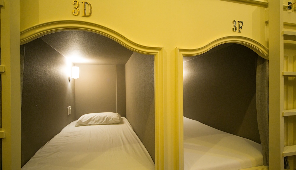 THE WARDROBE HOSTEL ROPPONGI 東京