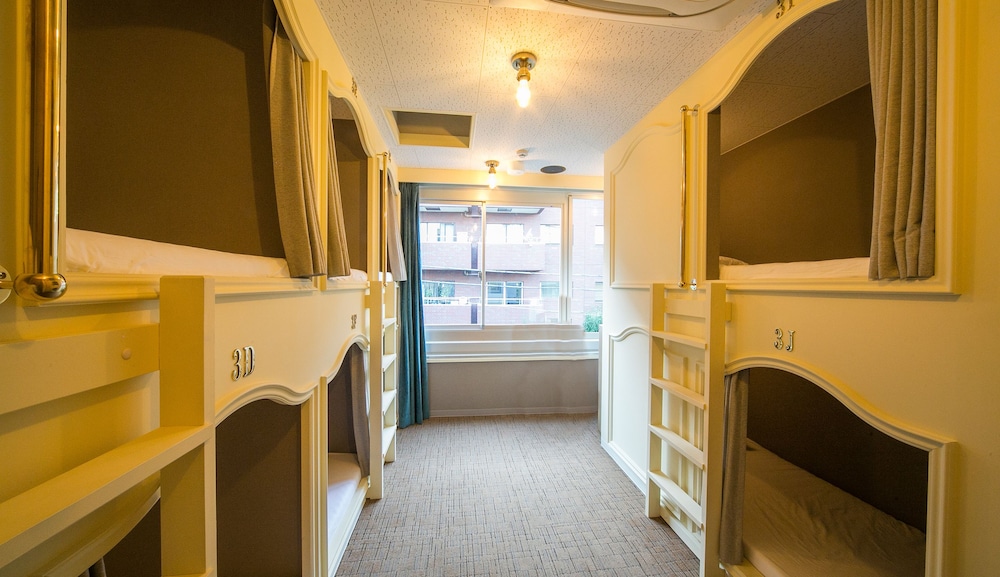 THE WARDROBE HOSTEL ROPPONGI 東京