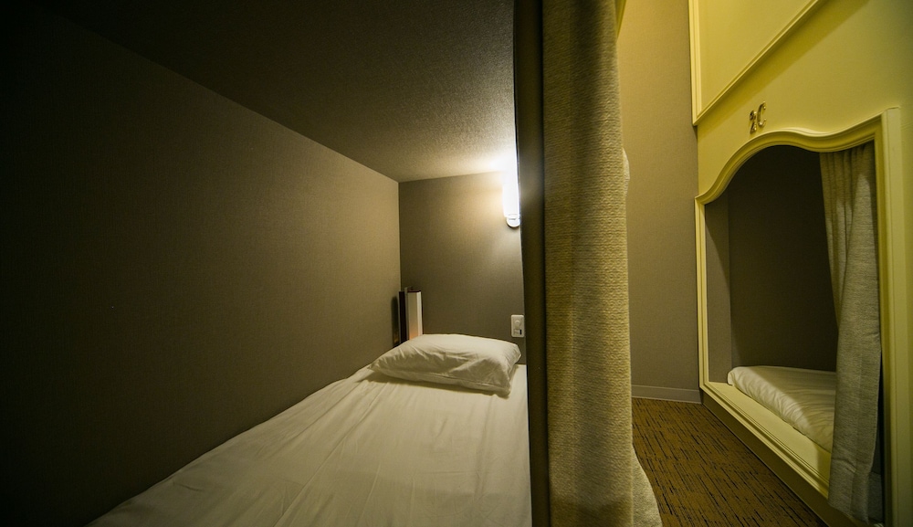 THE WARDROBE HOSTEL ROPPONGI 東京