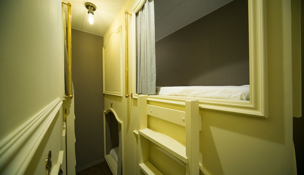 THE WARDROBE HOSTEL ROPPONGI 東京