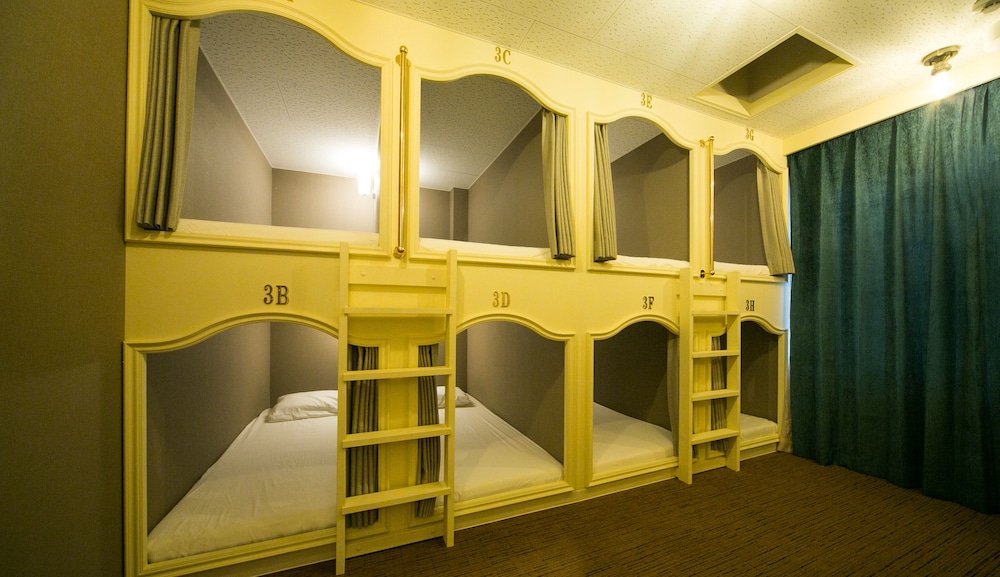 THE WARDROBE HOSTEL ROPPONGI 東京