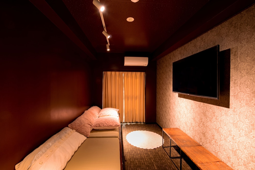 BNB+ 上野御徒町 東京