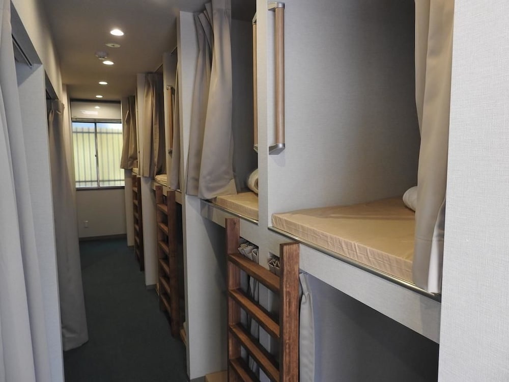 BNB+ SECRET BASE MEJIRO - HOSTEL 東京