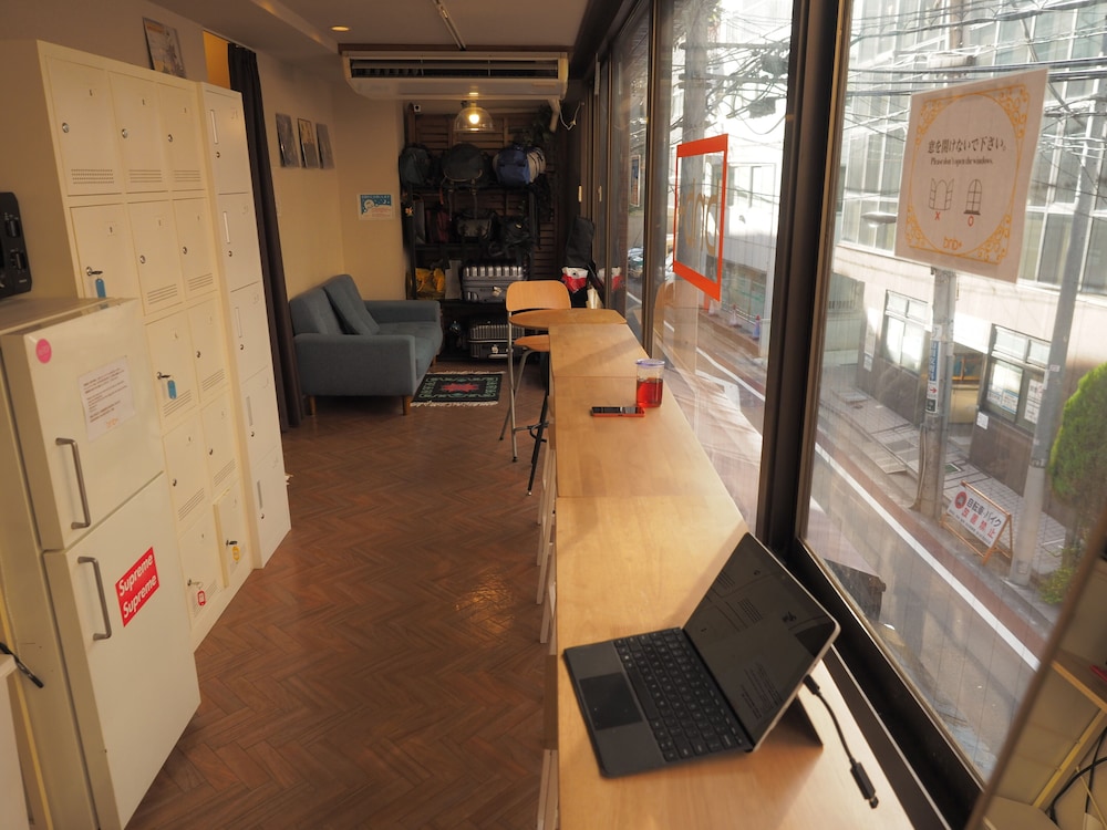 BNB+ SECRET BASE MEJIRO - HOSTEL 東京