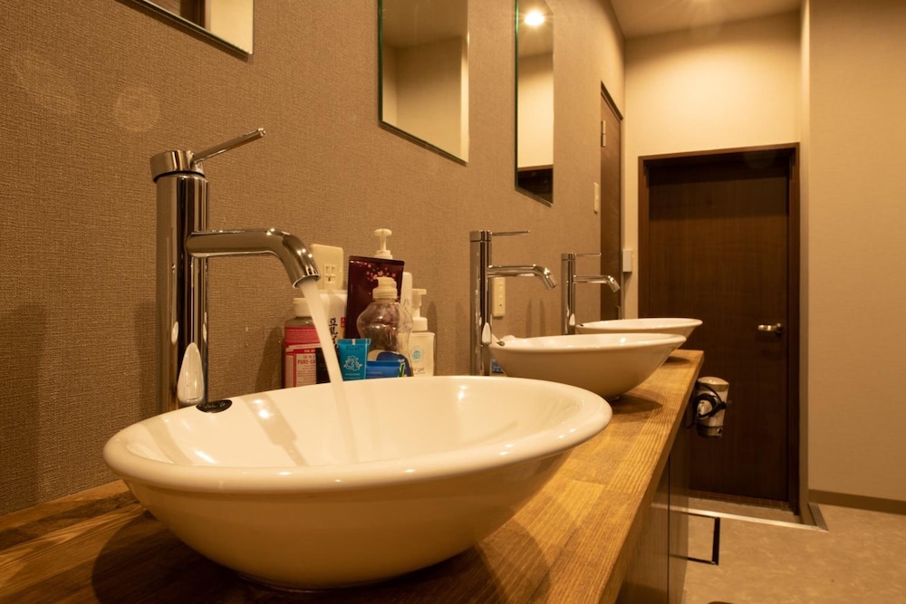 BNB+ SECRET BASE MEJIRO - HOSTEL 東京