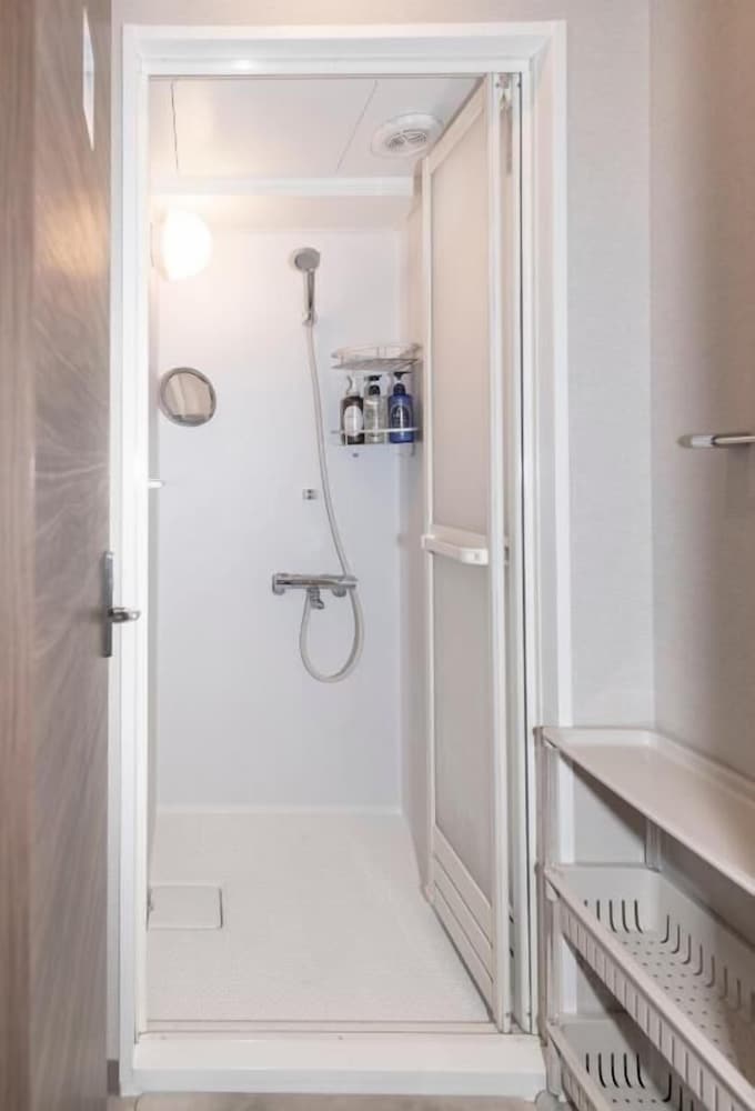 BNB+ SECRET BASE MEJIRO - HOSTEL 東京