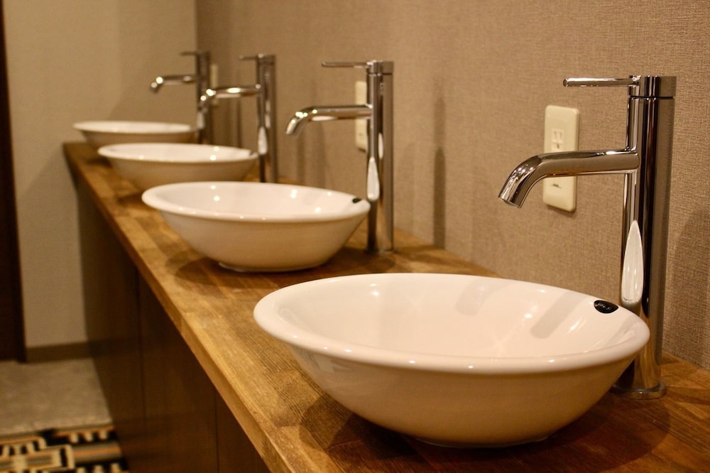 BNB+ SECRET BASE MEJIRO - HOSTEL 東京