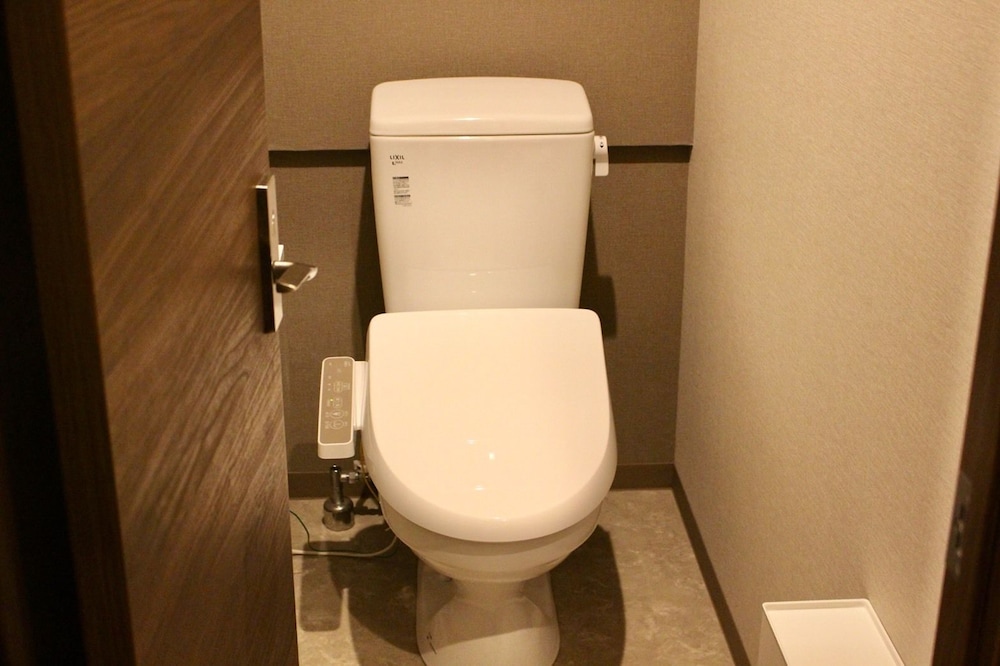BNB+ SECRET BASE MEJIRO - HOSTEL 東京