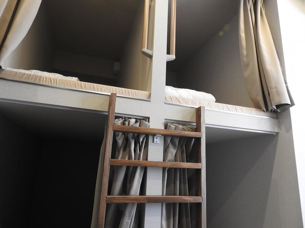 BNB+ SECRET BASE MEJIRO - HOSTEL 東京