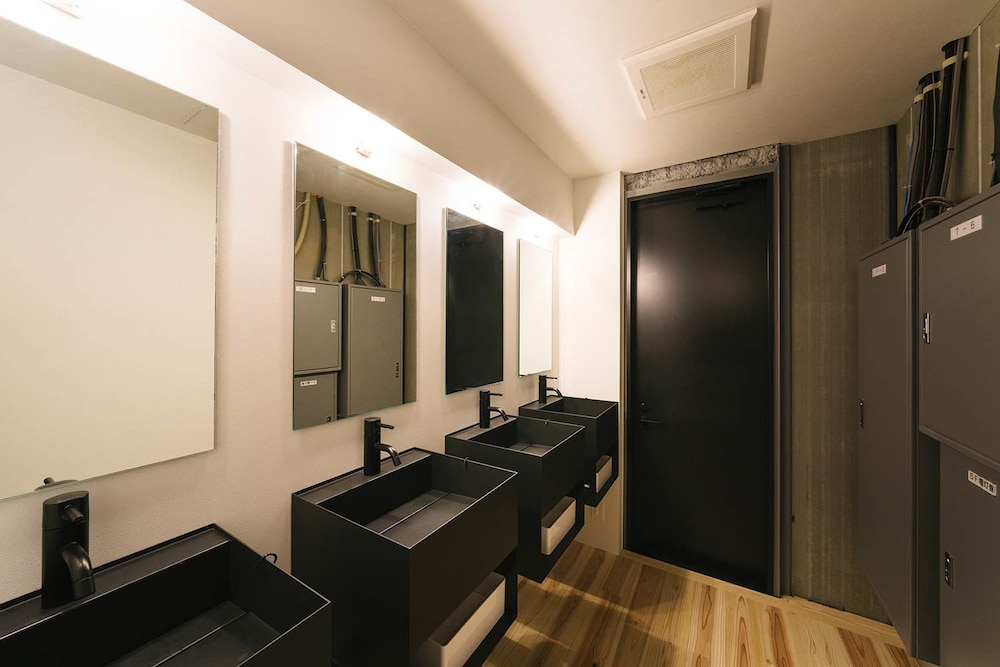 MANGA ART HOTEL, TOKYO - HOSTEL 東京