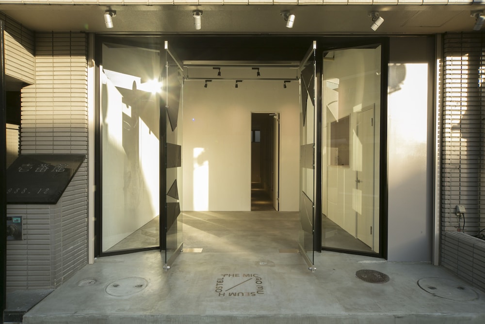 THE MICRO MUSEUM HOSTEL UGUISUDANI 東京