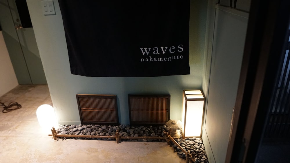 WAVES NAKAMEGURO 東京