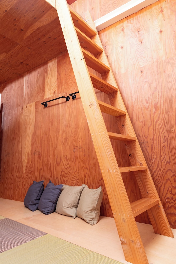 VACATION HOUSE SECRETBASE 東京