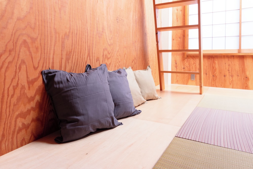 VACATION HOUSE SECRETBASE 東京