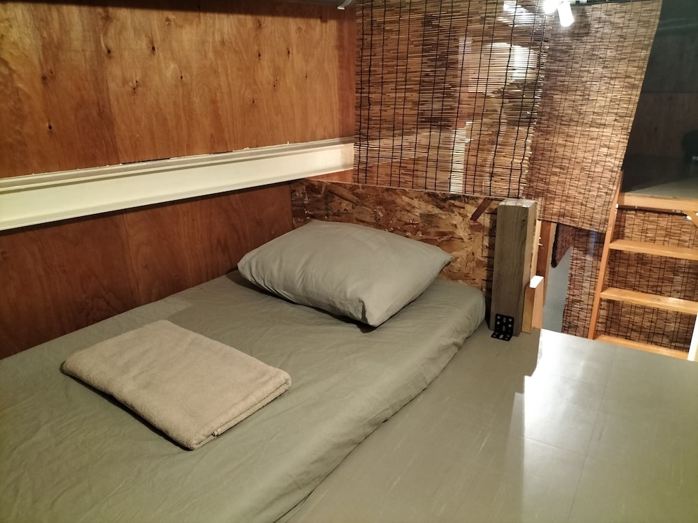 VACATION HOUSE SECRETBASE 東京