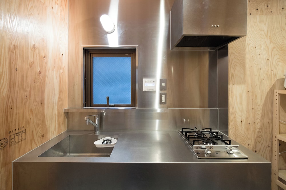 VACATION HOUSE SECRETBASE 東京