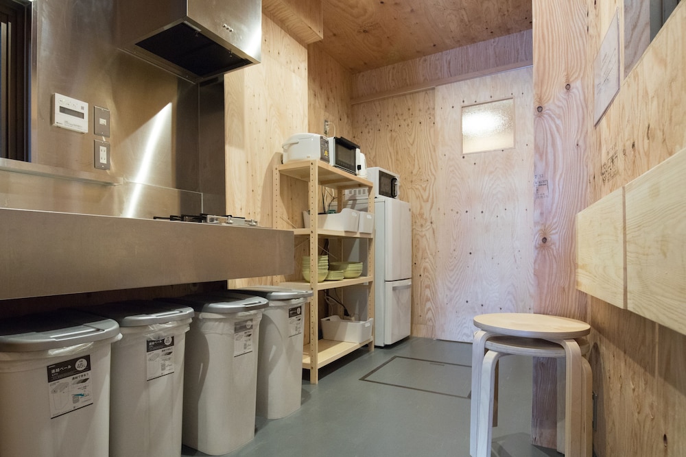 VACATION HOUSE SECRETBASE 東京