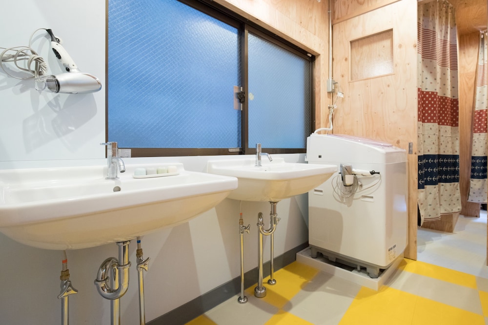 VACATION HOUSE SECRETBASE 東京