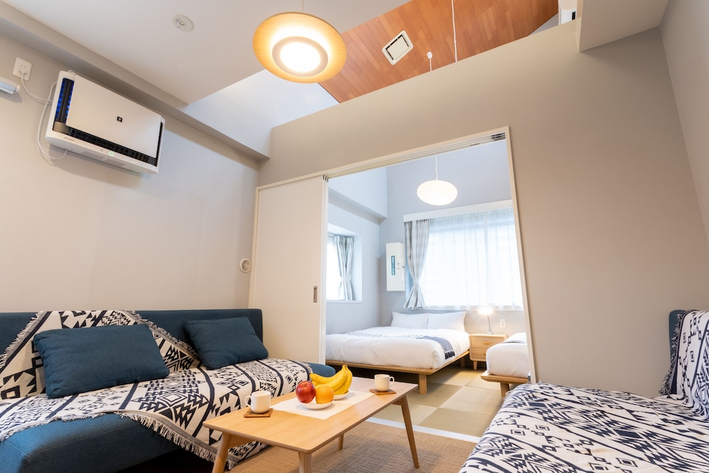 PLAYSIS EAST TOKYO 東京