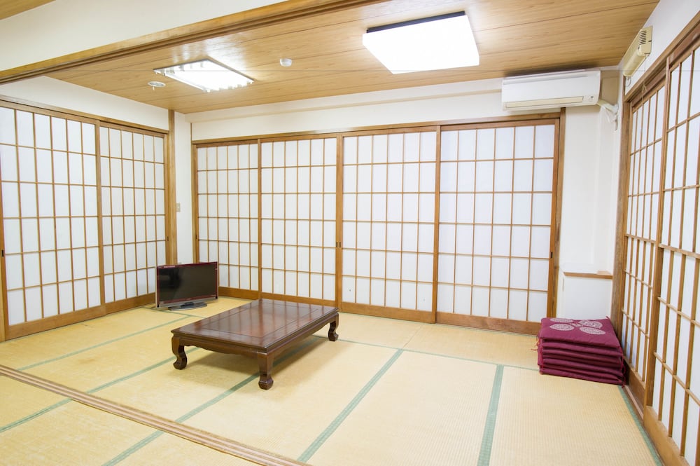 駅前山小屋 A-YARD 東京