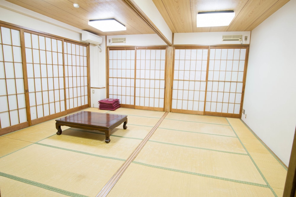 駅前山小屋 A-YARD 東京