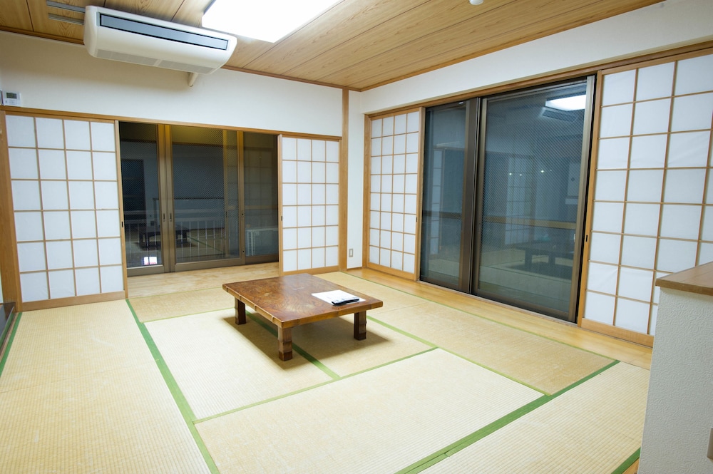 駅前山小屋 A-YARD 東京