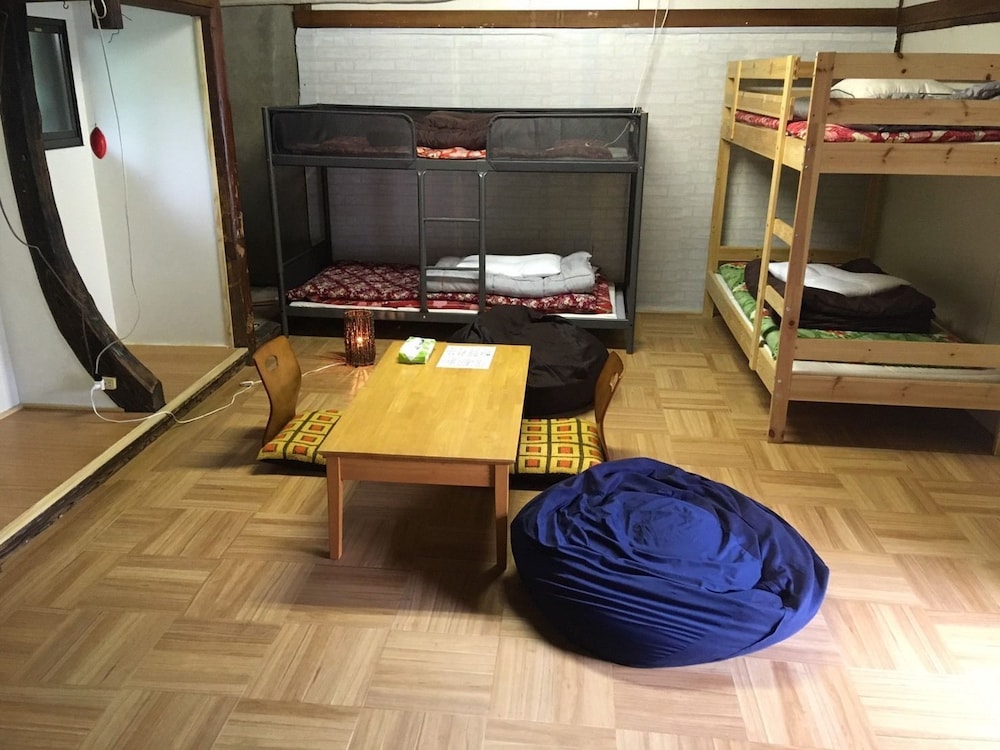 CARAVAN FLAKE - HOSTEL 東京