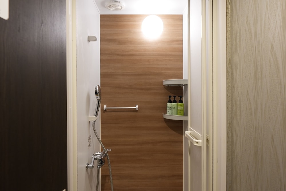 ホテル泊屋 上野 東京