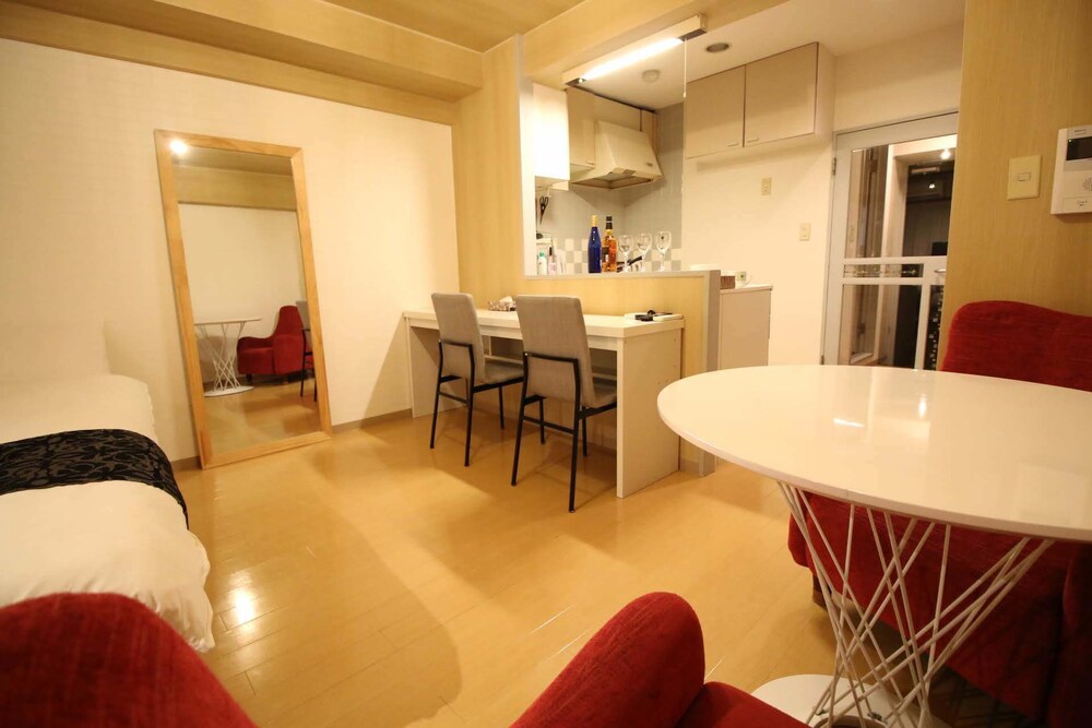 F APT 202 MICKEY HOUSE SHIBUYA SHINJUKU 東京
