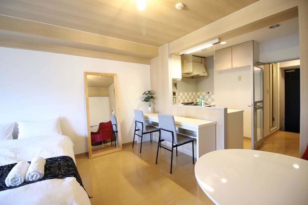 F APT 202 MICKEY HOUSE SHIBUYA SHINJUKU 東京