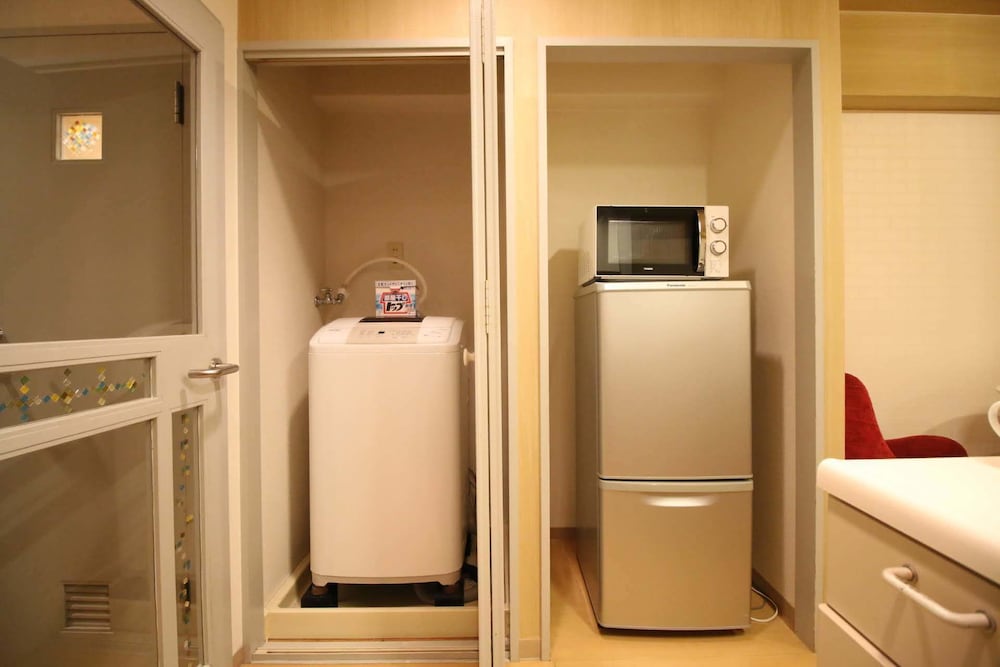 F APT 202 MICKEY HOUSE SHIBUYA SHINJUKU 東京
