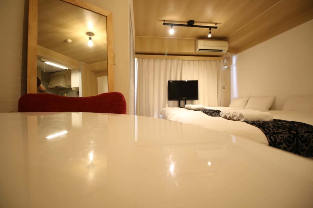 F APT 202 MICKEY HOUSE SHIBUYA SHINJUKU 東京