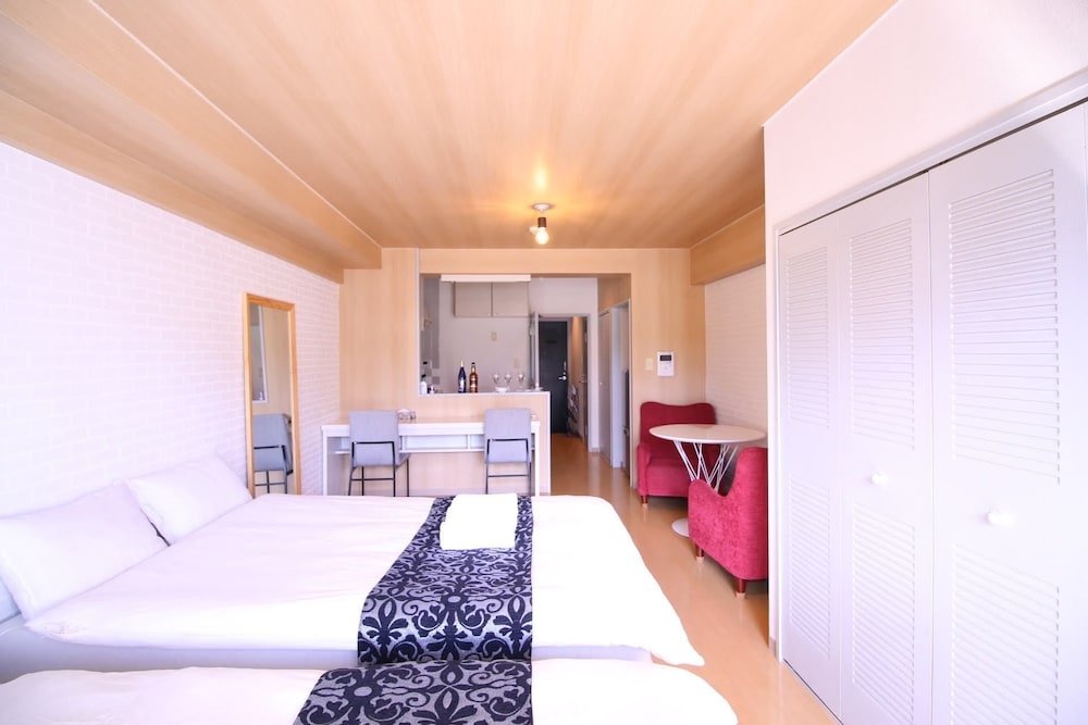 F APT 202 MICKEY HOUSE SHIBUYA SHINJUKU 東京
