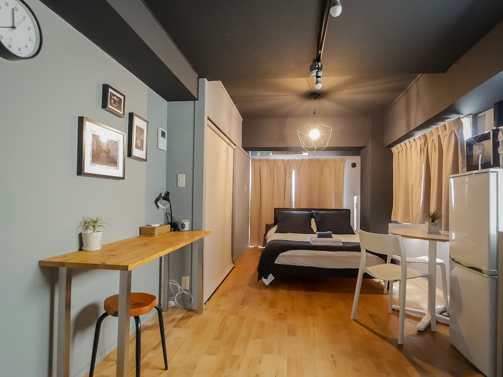 301 NEWLY OPENED SHIBUYA YOYOGIKOEN AREA 東京