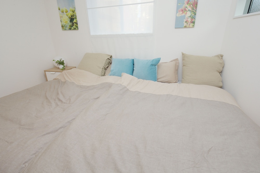 NISHI-SUGAMO GUEST HOUSE 2MIN TO NISHI-SUGAMO STA. 13MIN TO IKEBUKURO STA. 東京