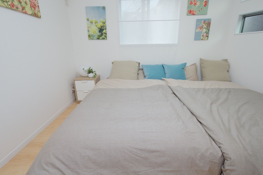 NISHI-SUGAMO GUEST HOUSE 2MIN TO NISHI-SUGAMO STA. 13MIN TO IKEBUKURO STA. 東京