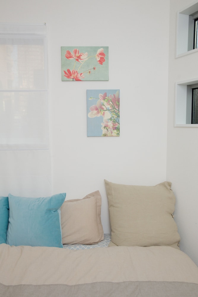 NISHI-SUGAMO GUEST HOUSE 2MIN TO NISHI-SUGAMO STA. 13MIN TO IKEBUKURO STA. 東京