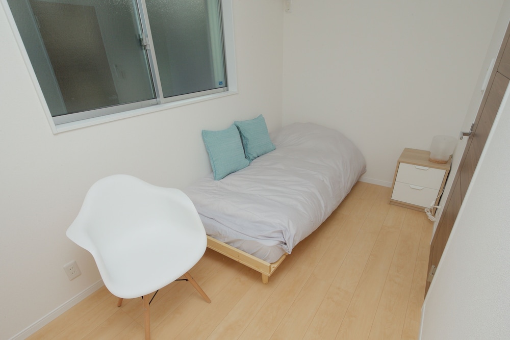 NISHI-SUGAMO GUEST HOUSE 2MIN TO NISHI-SUGAMO STA. 13MIN TO IKEBUKURO STA. 東京