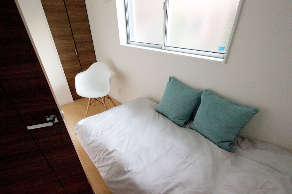 NISHI-SUGAMO GUEST HOUSE 2MIN TO NISHI-SUGAMO STA. 13MIN TO IKEBUKURO STA. 東京