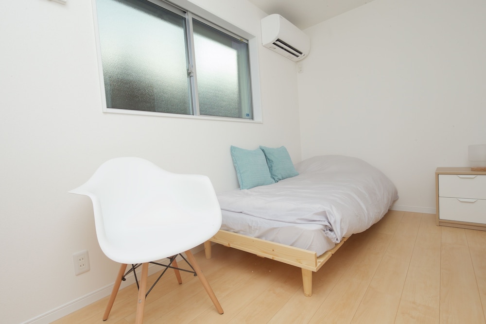 NISHI-SUGAMO GUEST HOUSE 2MIN TO NISHI-SUGAMO STA. 13MIN TO IKEBUKURO STA. 東京