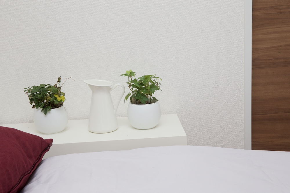 NISHI-SUGAMO GUEST HOUSE 2MIN TO NISHI-SUGAMO STA. 13MIN TO IKEBUKURO STA. 東京