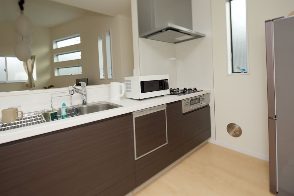 NISHI-SUGAMO GUEST HOUSE 2MIN TO NISHI-SUGAMO STA. 13MIN TO IKEBUKURO STA. 東京