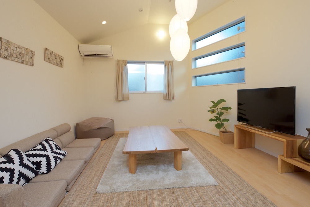 NISHI-SUGAMO GUEST HOUSE 2MIN TO NISHI-SUGAMO STA. 13MIN TO IKEBUKURO STA. 東京
